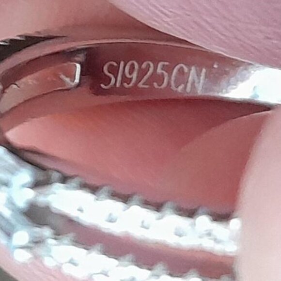 NWOT Sz 8 CZ 925 Ring Retails for $90 - Picture 3 of 6